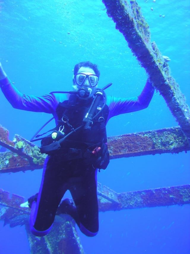Buceo en pecios bajo el mar